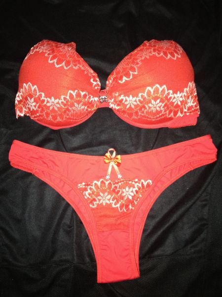 Lingerie Vermelha Com Detalhe Dourado - Calcinha Média - GG