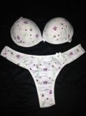 Lingerie Branca Com Floral Roxo - Calcinha Fio Dental